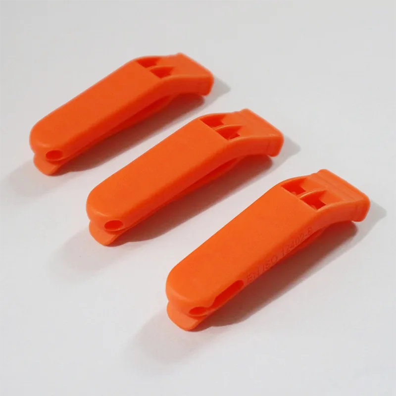 El kio estas faritaj plastaj fajfiloj?